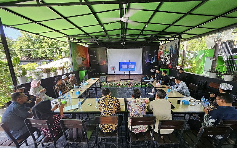 Kolaborasi TEKADESA dan Kepala Desa Gerung dalam Mewujudkan Desa Digital